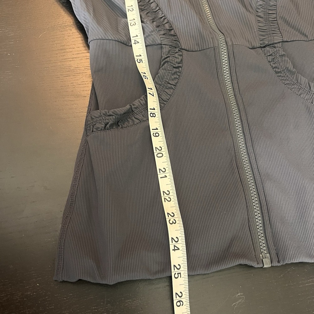 Lululemon Dance Studio Jacket Size 8 Gray Reversable Hoodie Full Zip *READ* - Picture 13 of 13